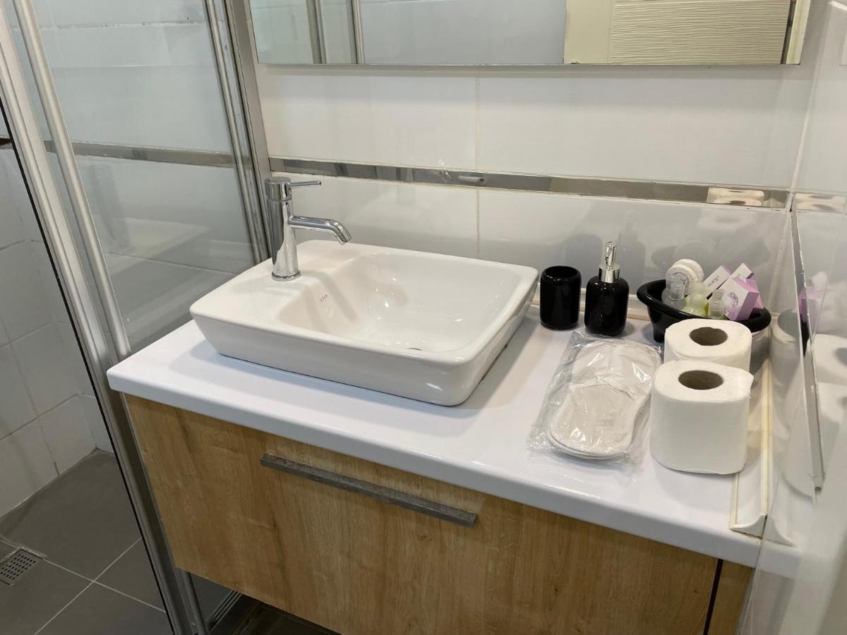 Girne Merkez Cozy 2+1 Daire Wifi +Netflix Apartment Luaran gambar