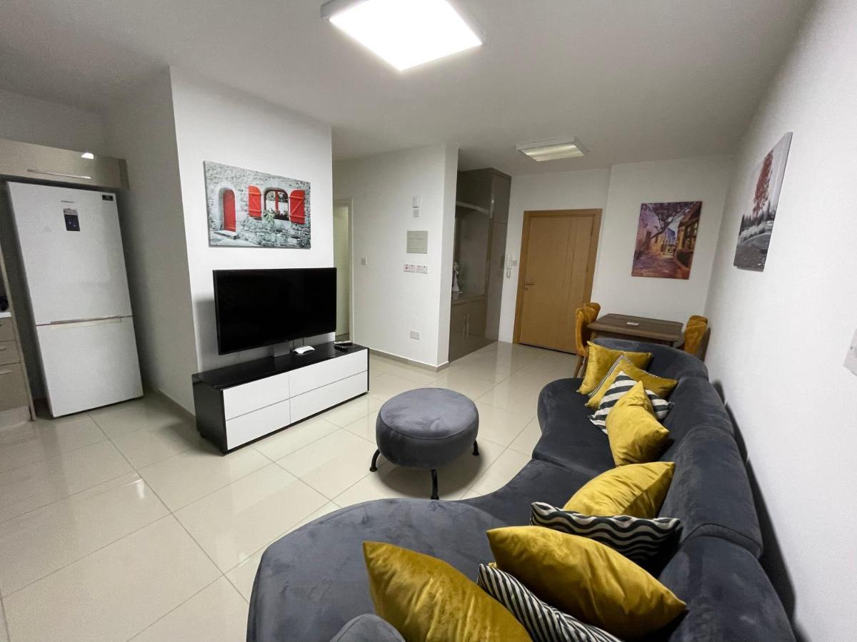 Girne Merkez Cozy 2+1 Daire Wifi +Netflix Apartment Luaran gambar