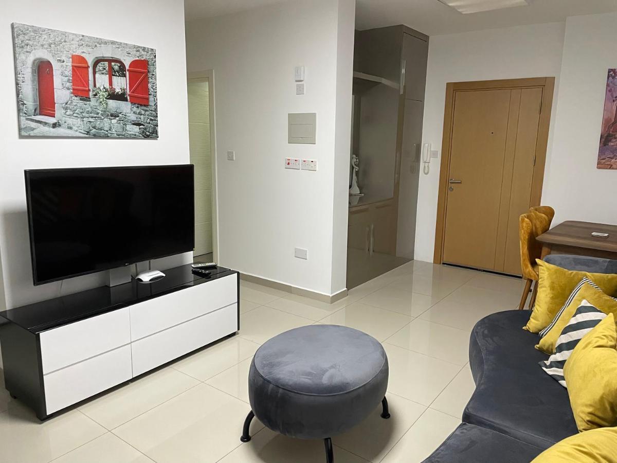 Girne Merkez Cozy 2+1 Daire Wifi +Netflix Apartment Luaran gambar